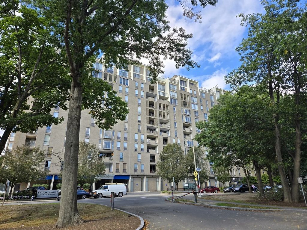 77 Pond Ave #703, Brookline