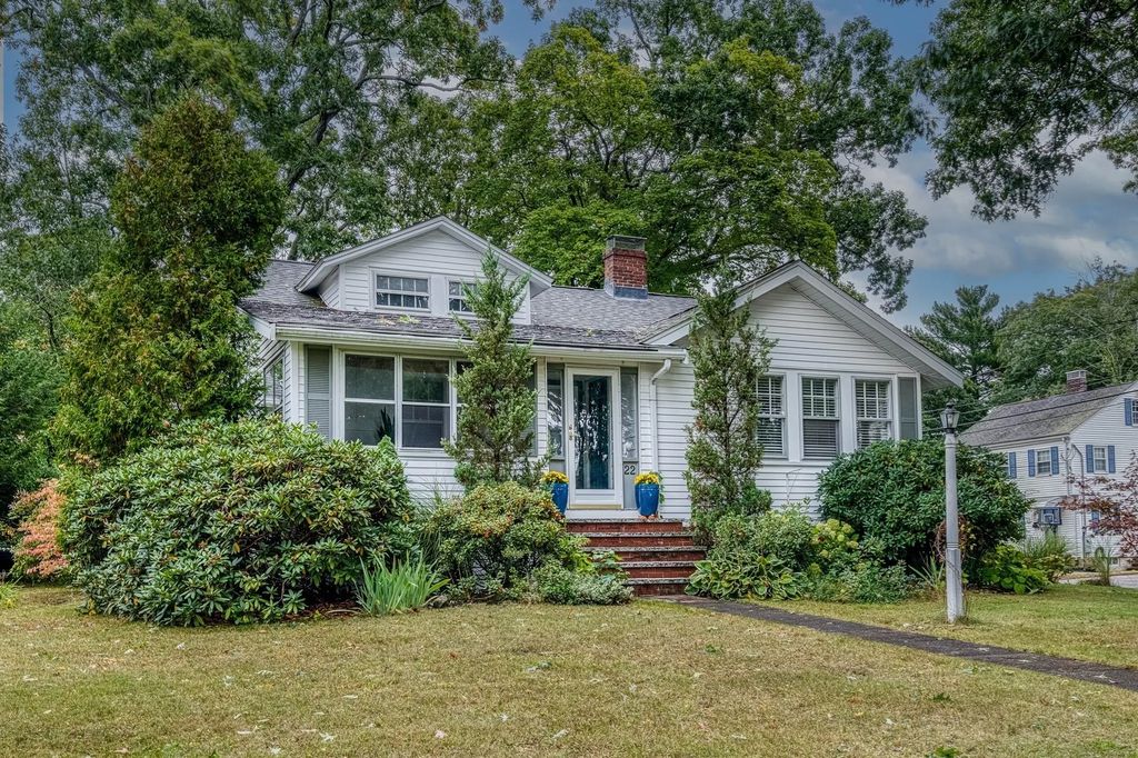 22 Elmwood Avenue, Dedham