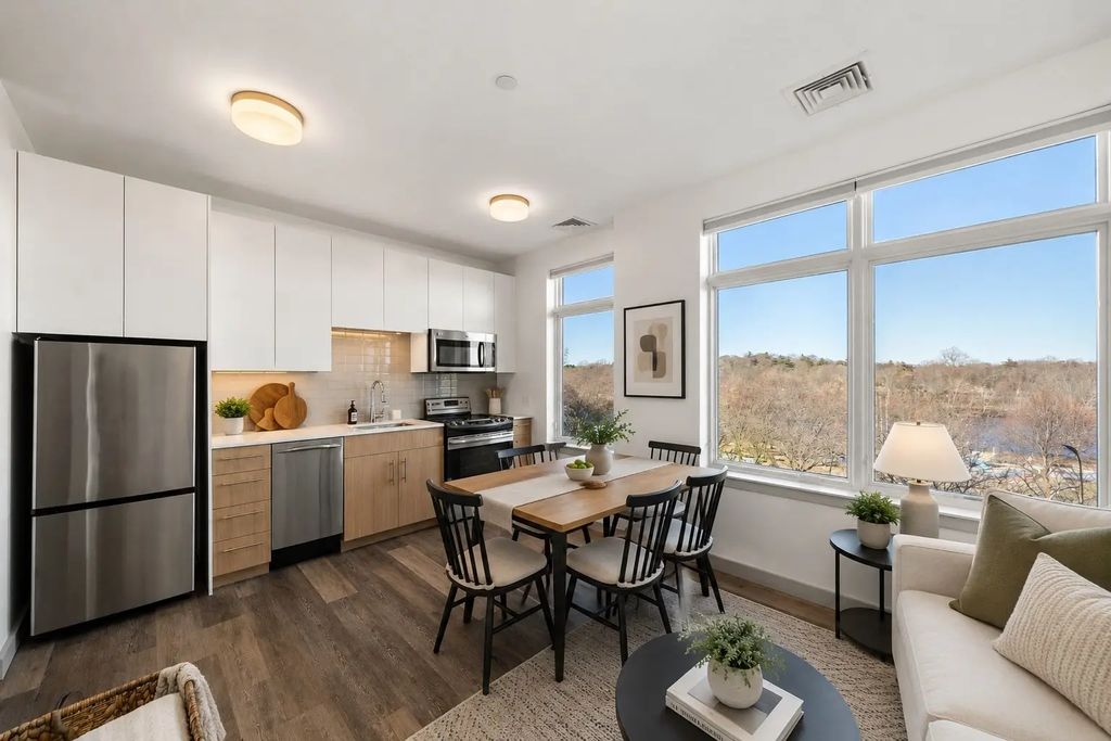 180 Telford St #613, Boston