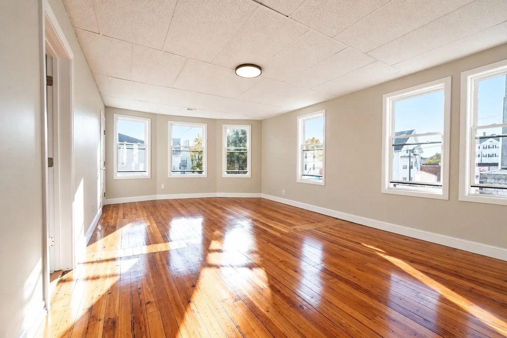 1653 Acushnet Ave #2, New Bedford