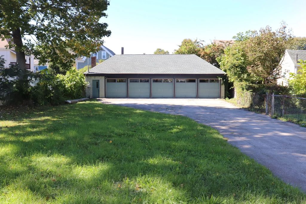 153 Chancery St, New Bedford