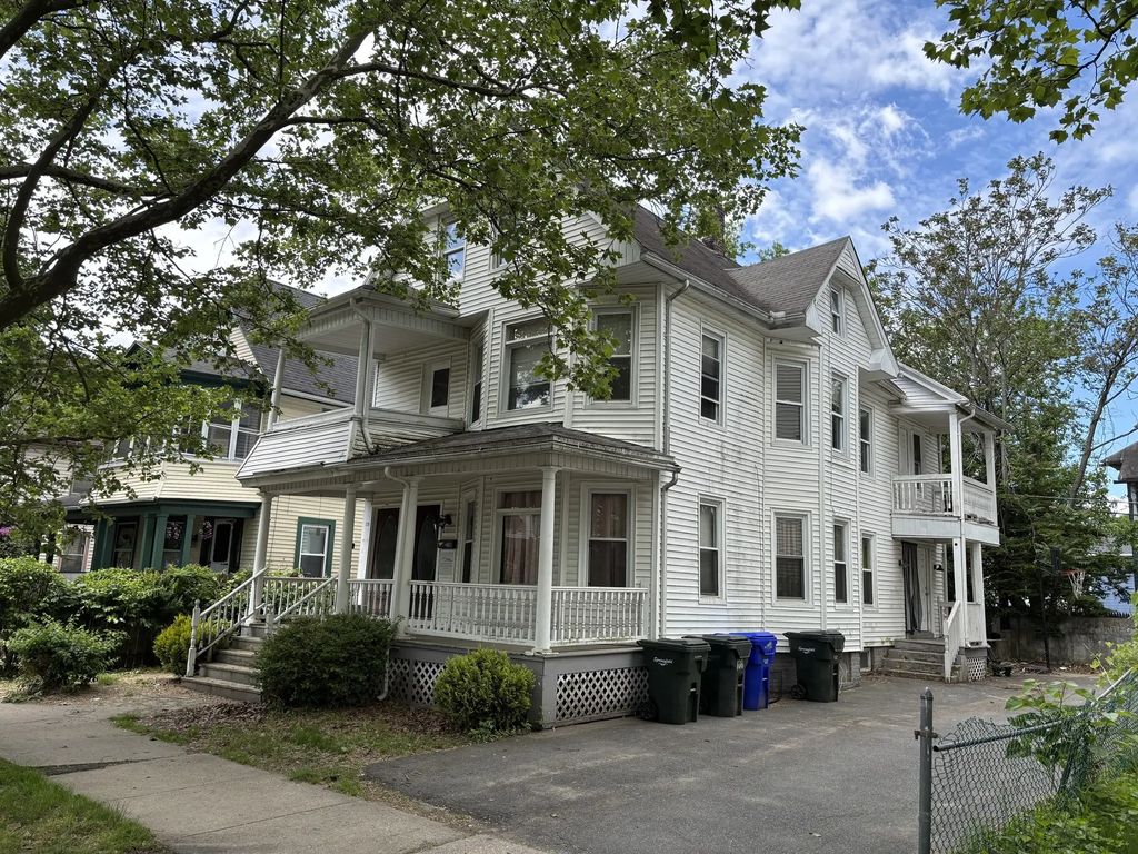 140 Yale St #1, Springfield