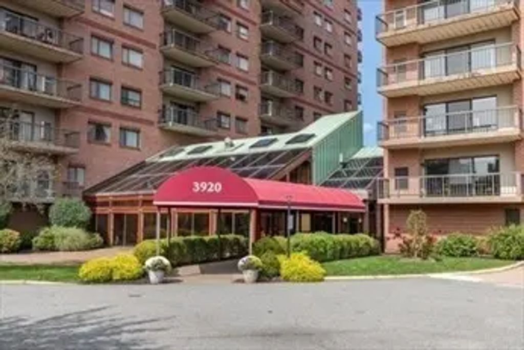 3920 Mystic Valley Pkwy #410, Medford