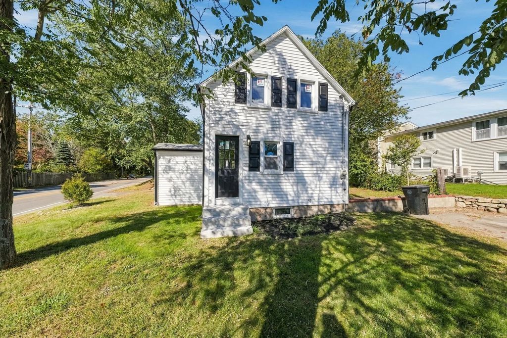 963 Russells Mills Rd, Dartmouth