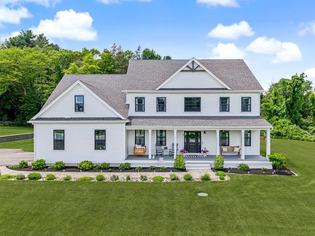 3 Conway Ln, Foxboro