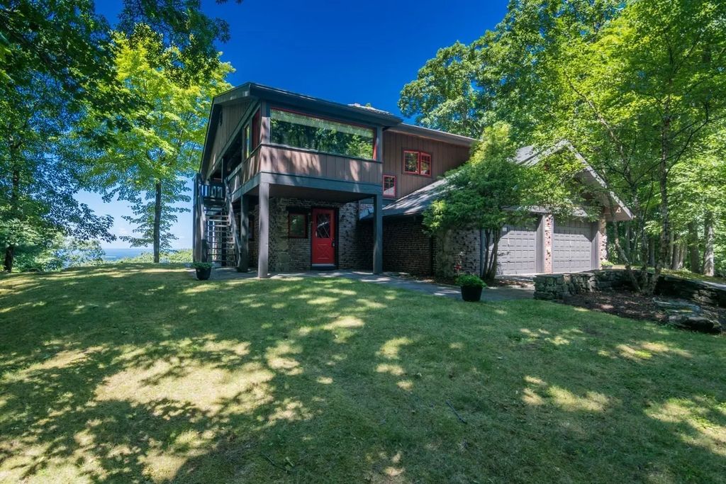 10 Cadwell Dr, Wilbraham