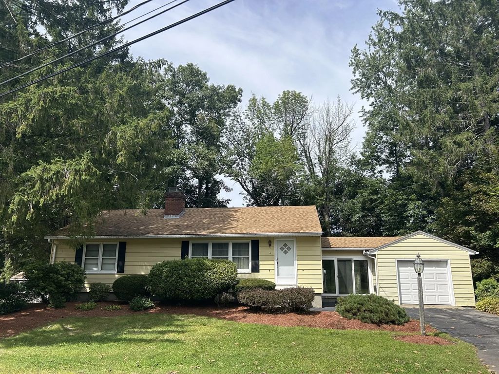 4 Eagle Ln, Paxton
