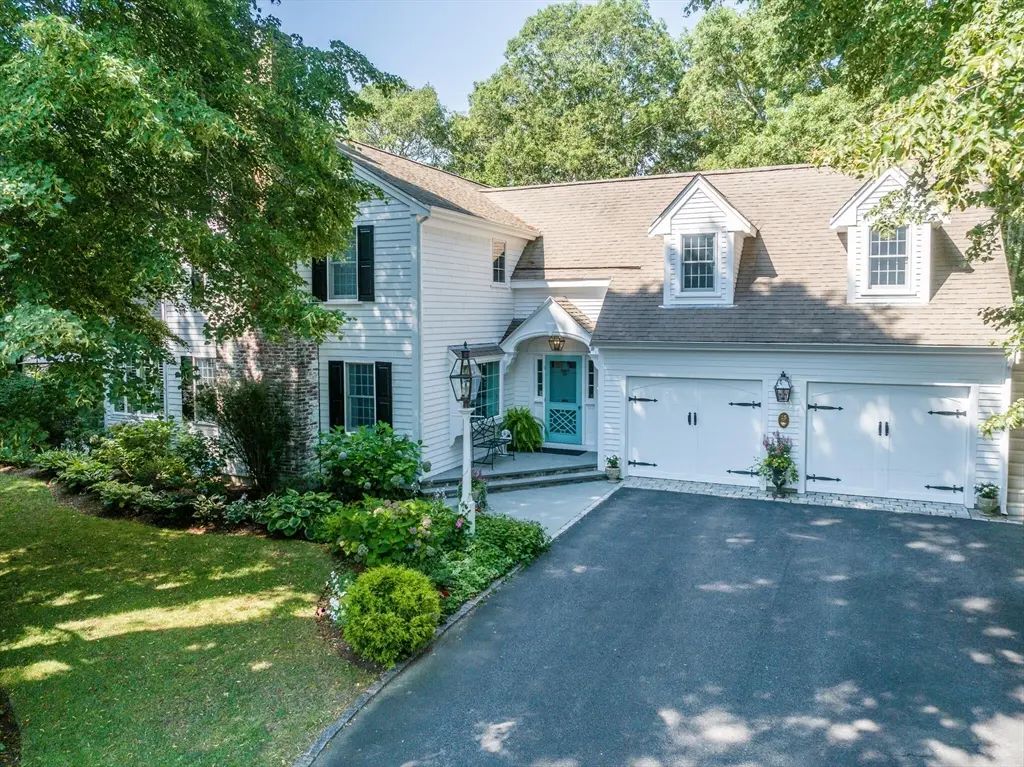 15 Long Pond Cir, Barnstable