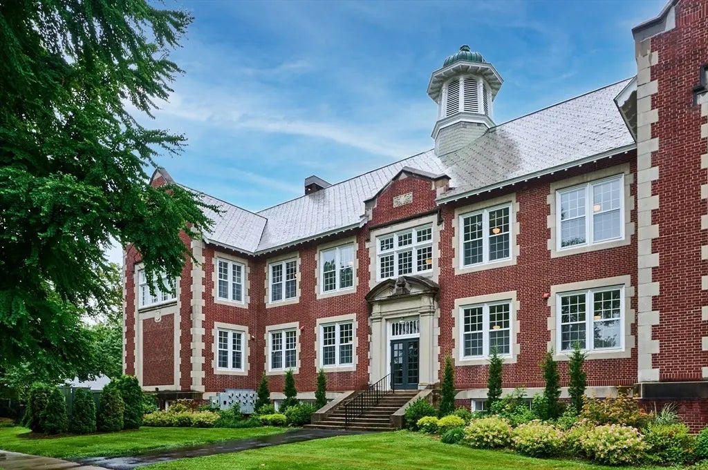 58 Main St #4, Hatfield