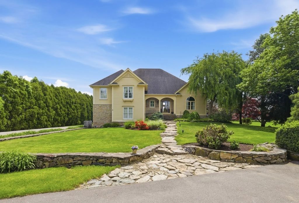 3 Sandpiper Dr, Westport