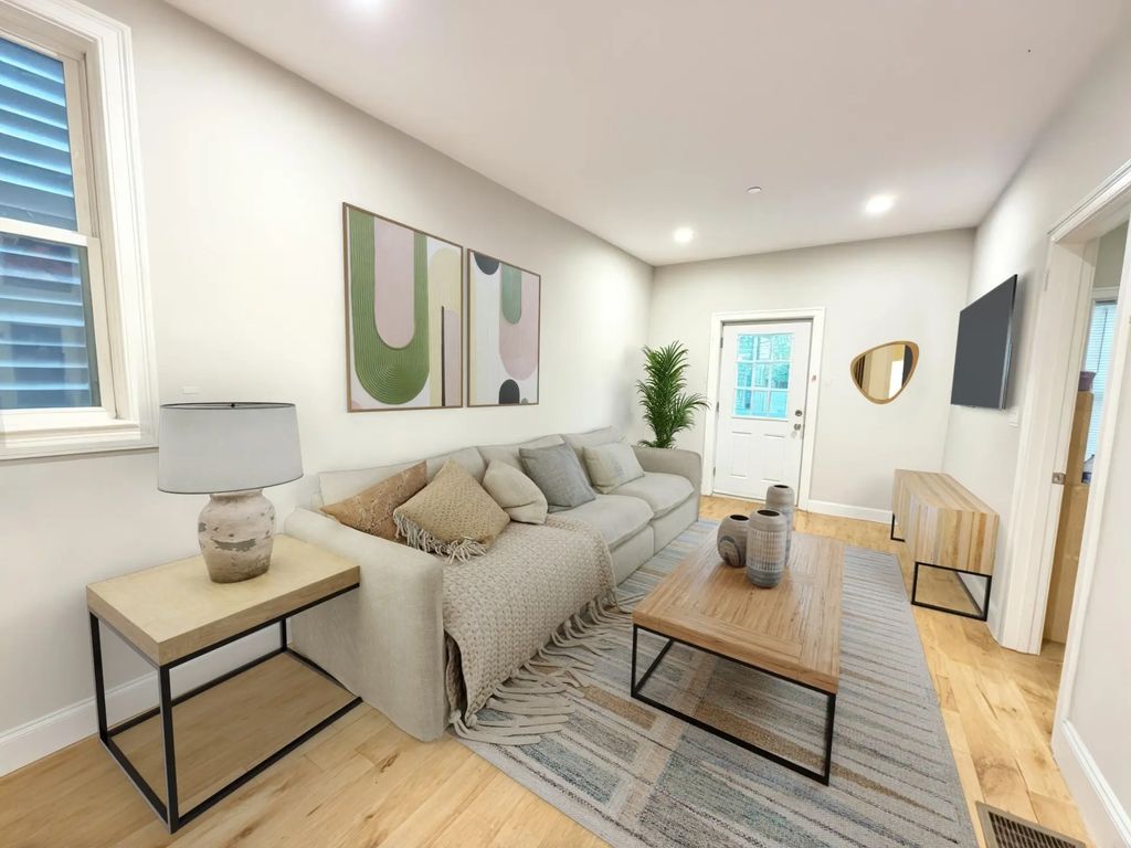 220 Bremen St #1, Boston