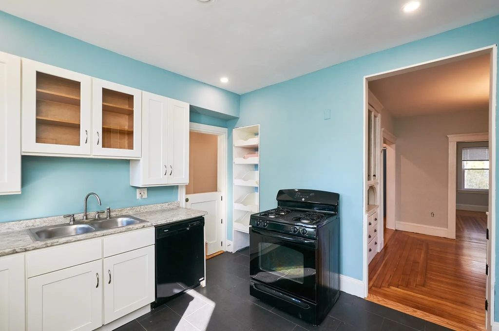 17 Mount Ida Rd #1, Boston