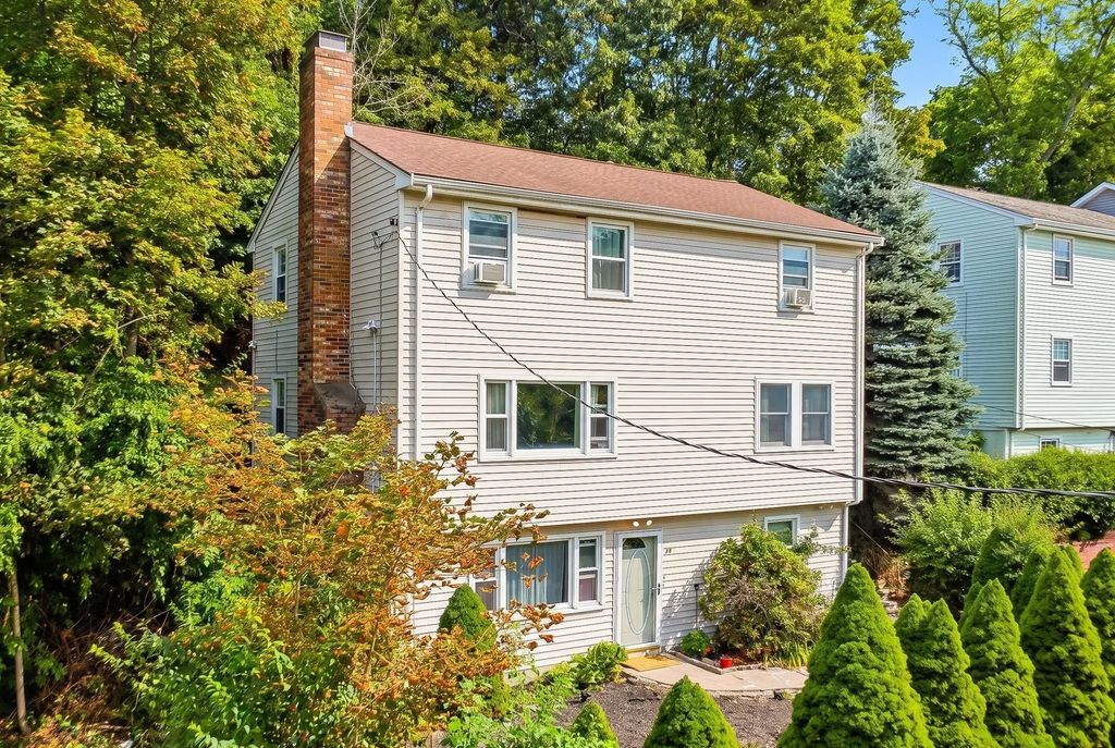 24 College Farm Rd, Waltham