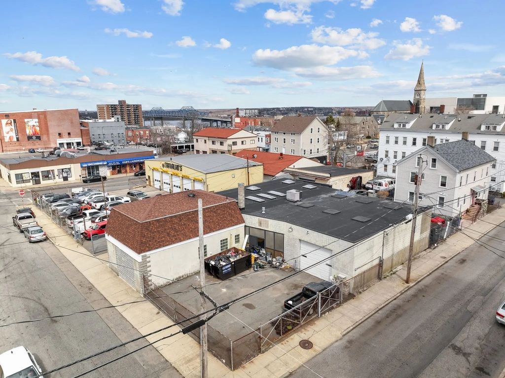 138 Morgan St, Fall River