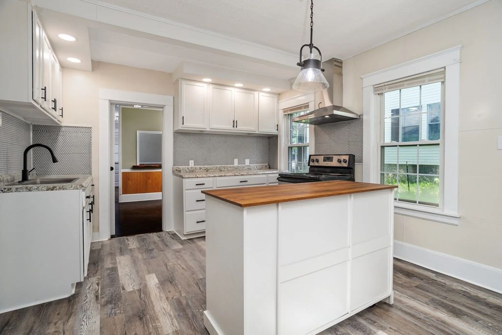 53 Peabody St, Gardner