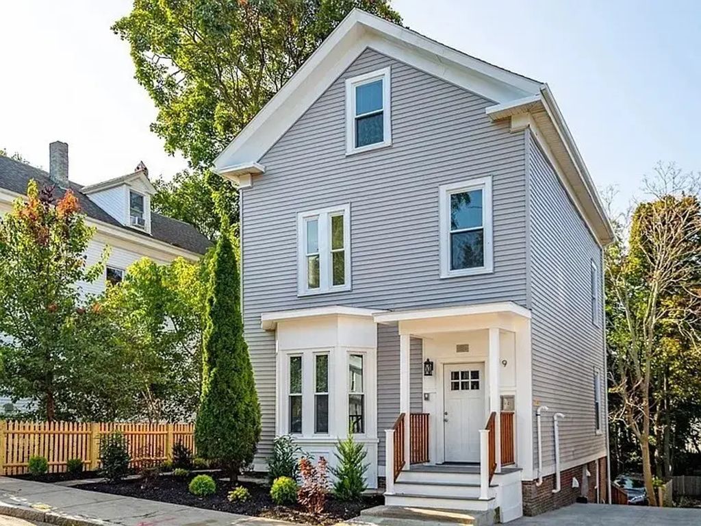 49 Alpine St #2, Boston