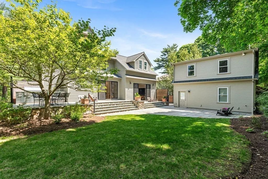 10 Pine Road, Sharon