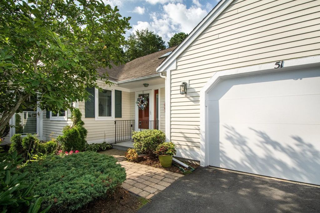 51 Portside Dr #51, Mashpee