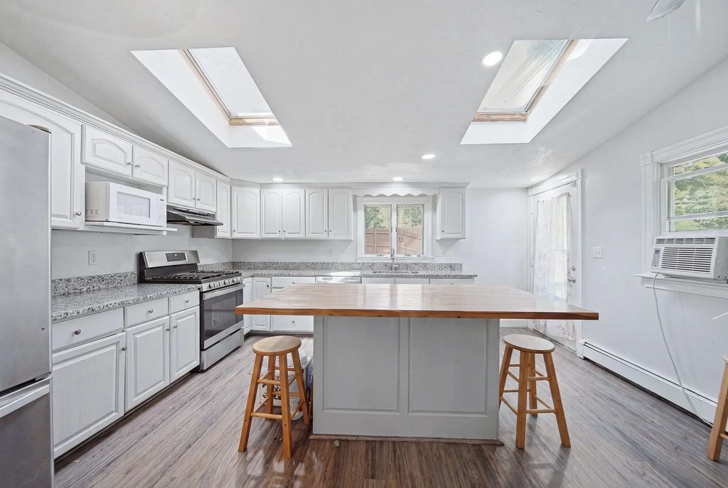 3 Smith Ave, Methuen
