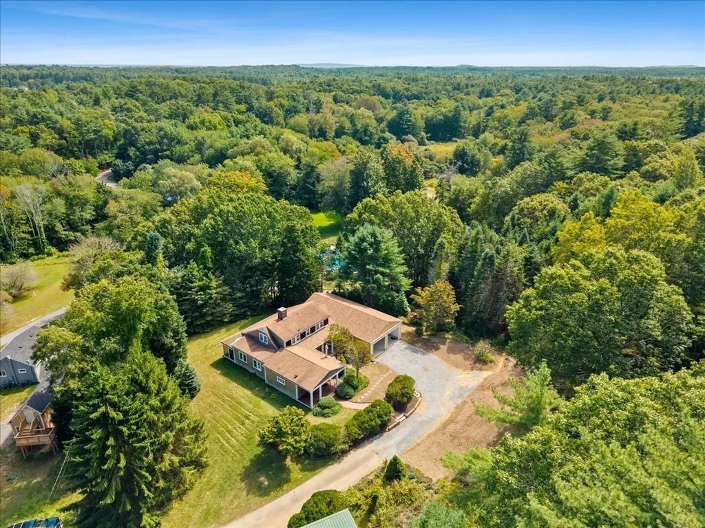 431 Moraine St, Marshfield