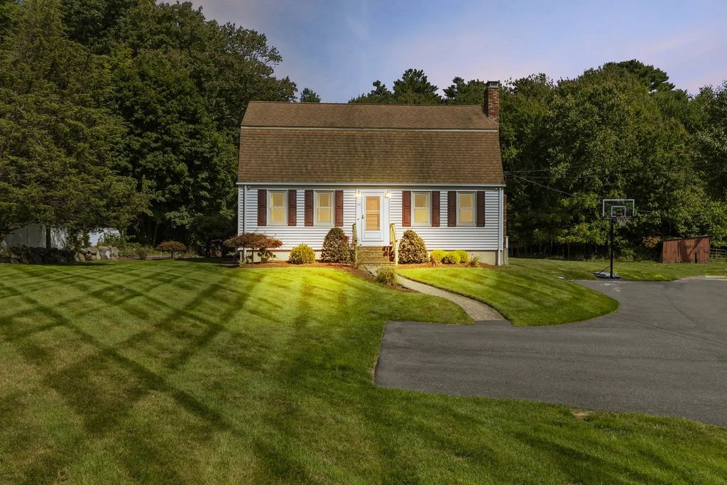 24 Howard, Easton
