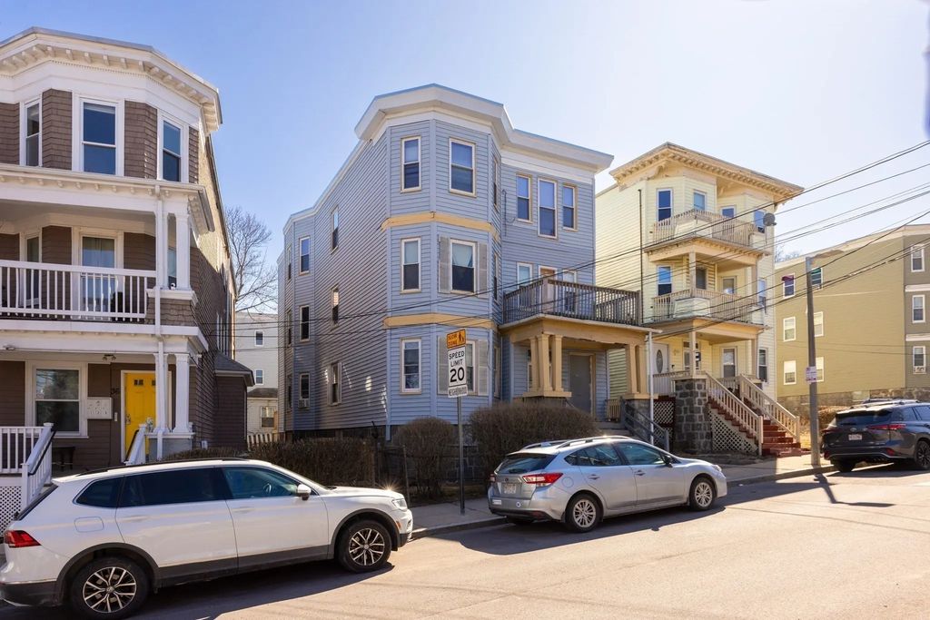 38 Bellevue St #2, Boston