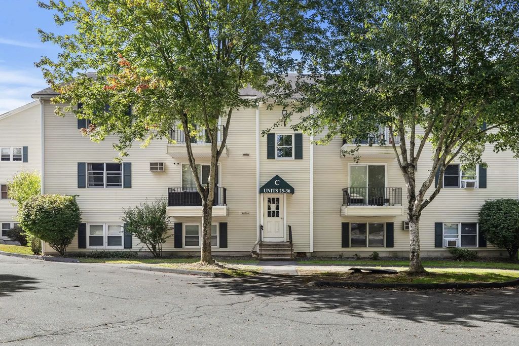 1261 Church St #31, New Bedford