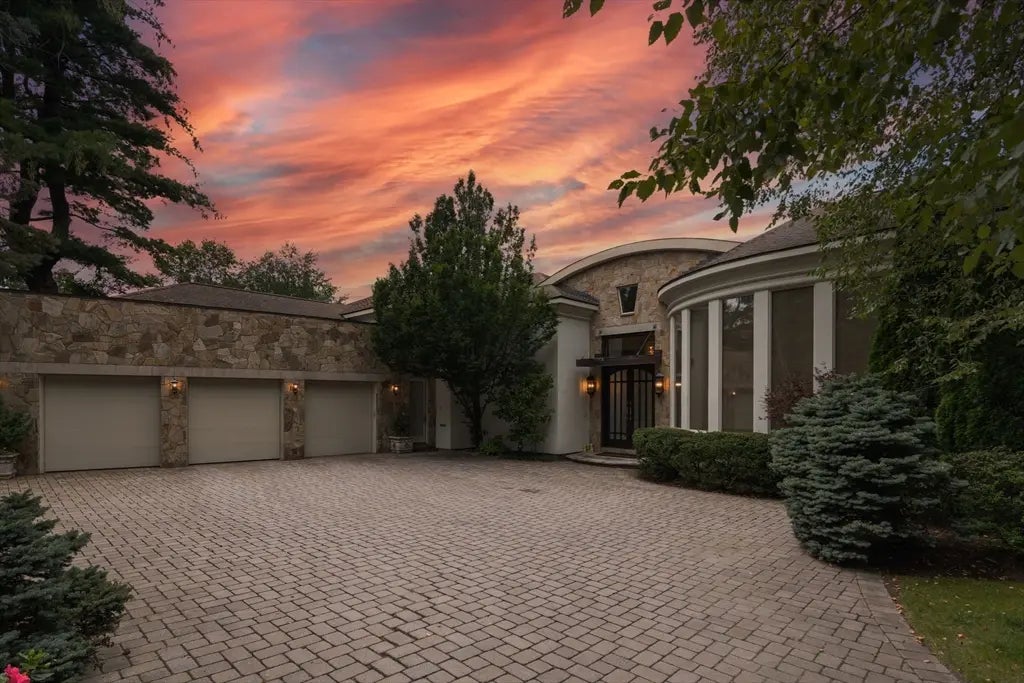 99 Baldpate Hill Road, Newton