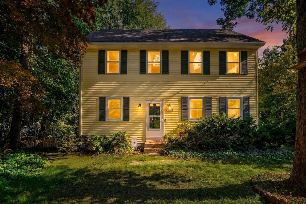 203 Lakeview Ave, Tyngsborough