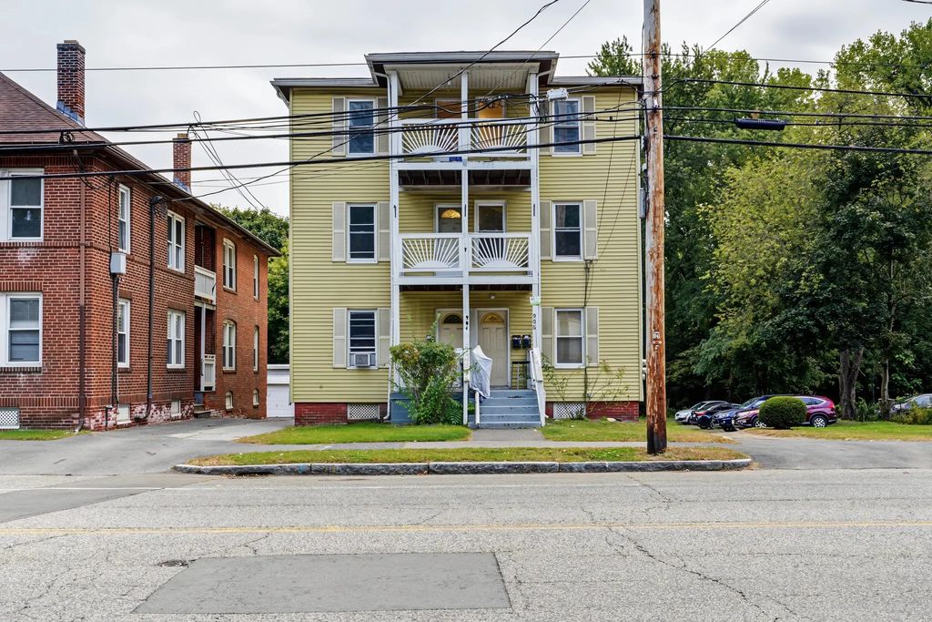 906 Main St #2, Holyoke