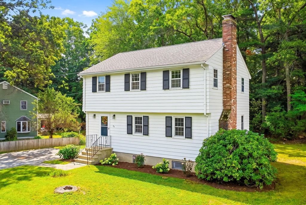 32 Dividence Rd, Reading