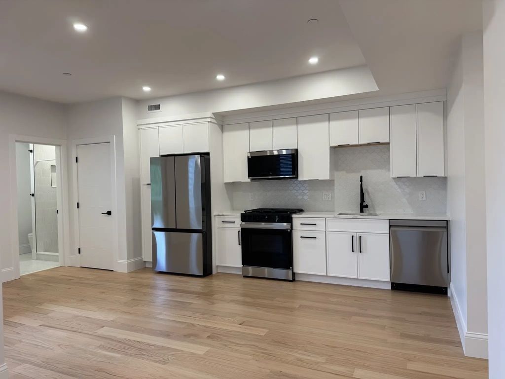 531 Bennington #2, Boston