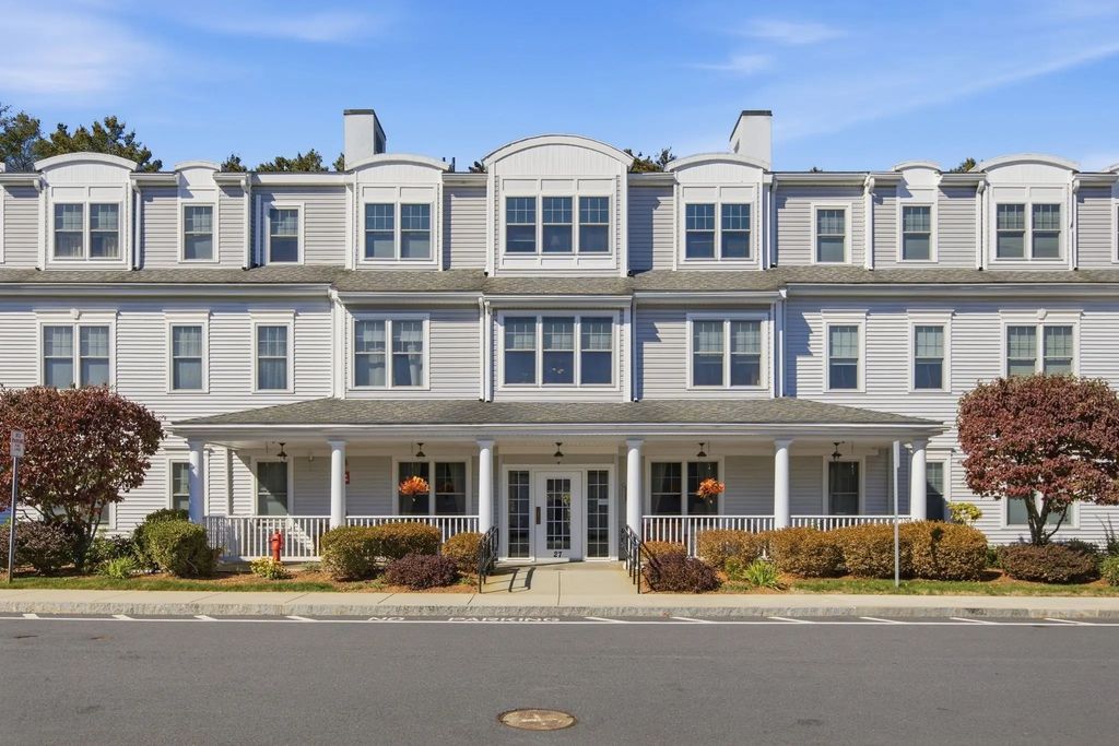27 Hartland Way #304, Acton