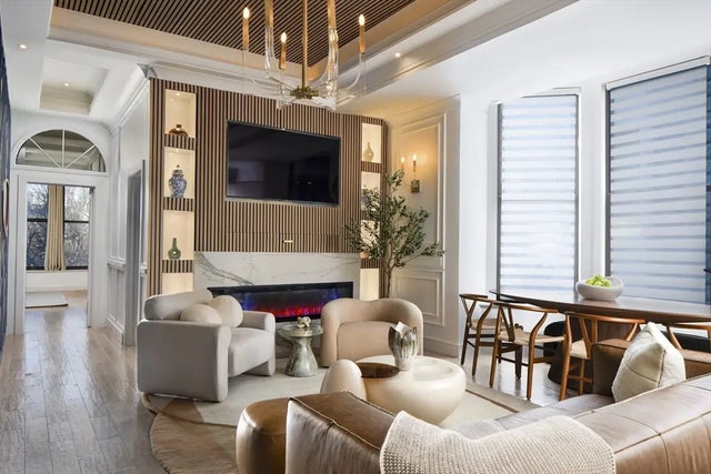 132 Boylston St. #4, Boston