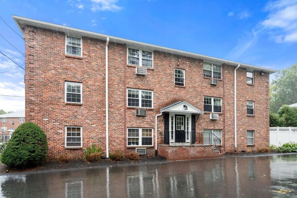 12 Colonial Village Drive #5, Arlington