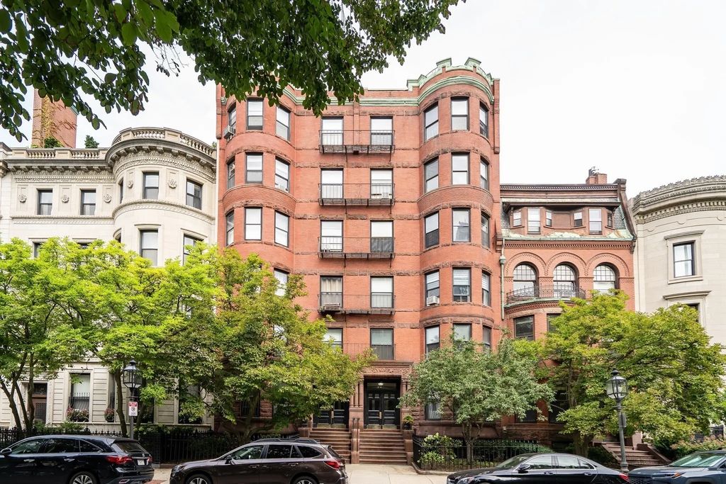 293-295 Commonwealth Avenue #1a, Boston