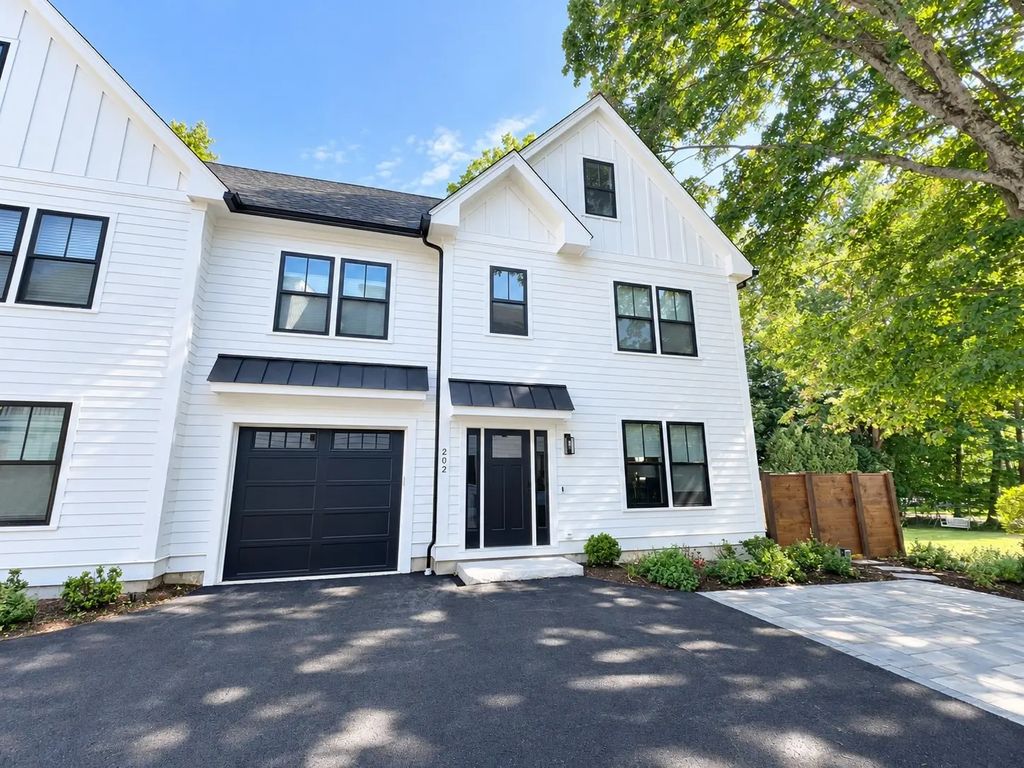 10 Webber Avenue #202, Bedford