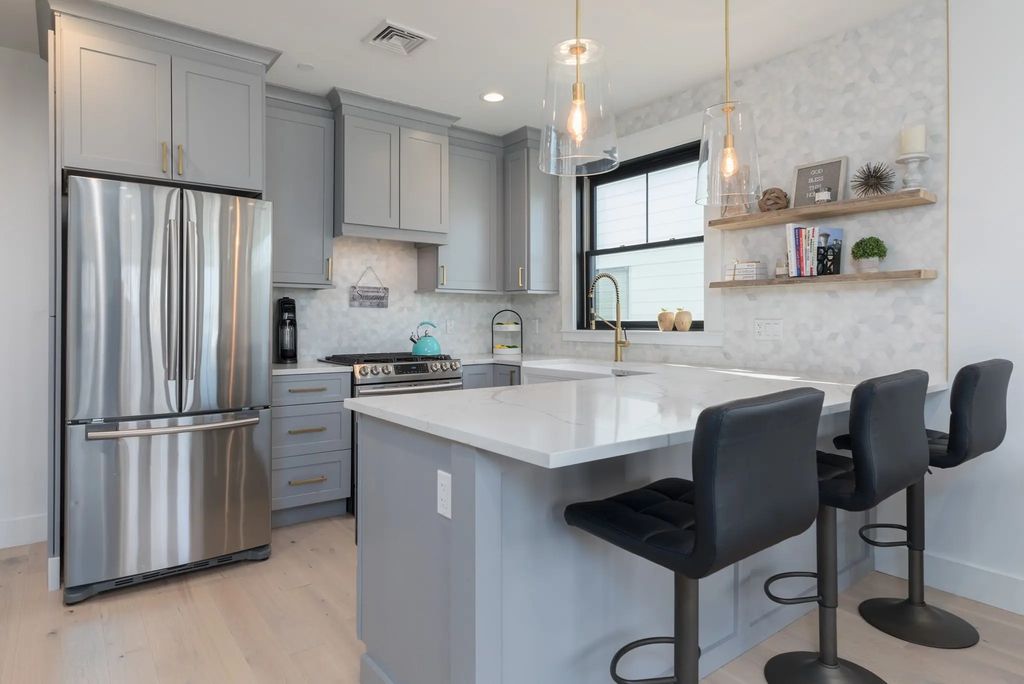 331 Chelsea St #4, Boston