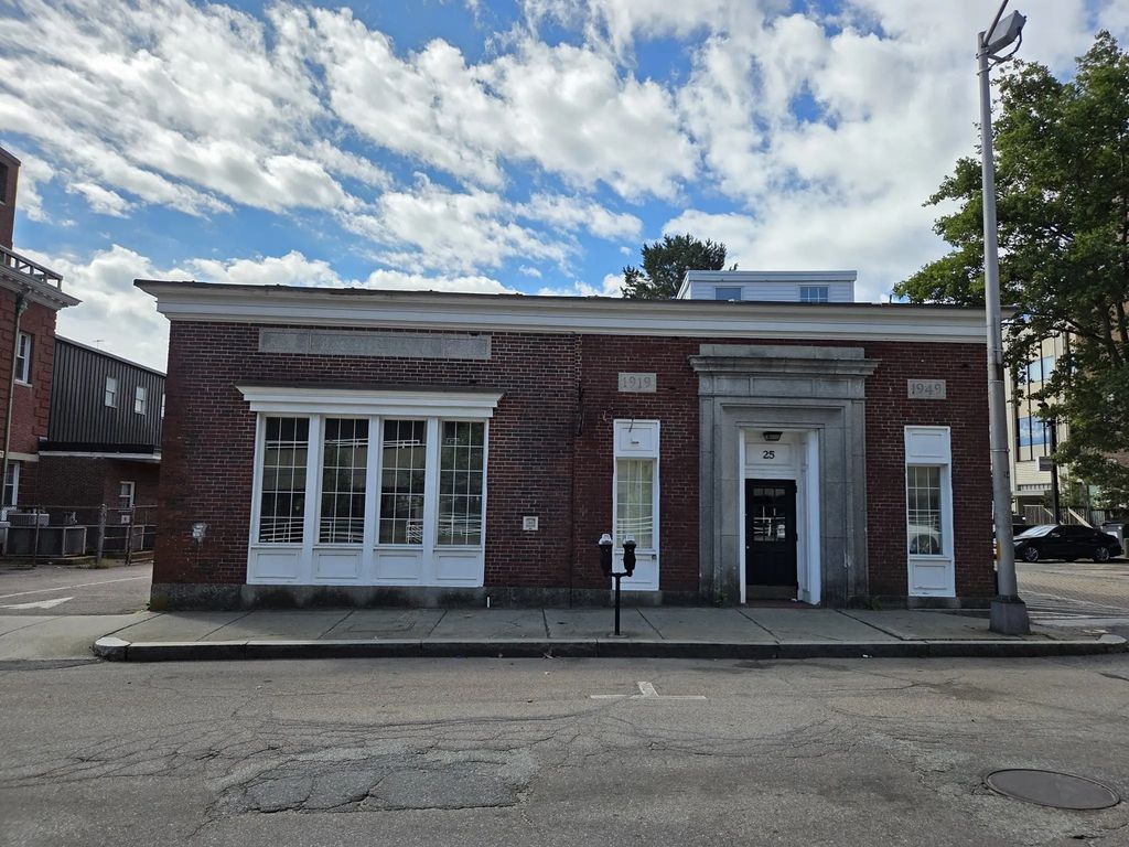 25 Crescent St, Brockton