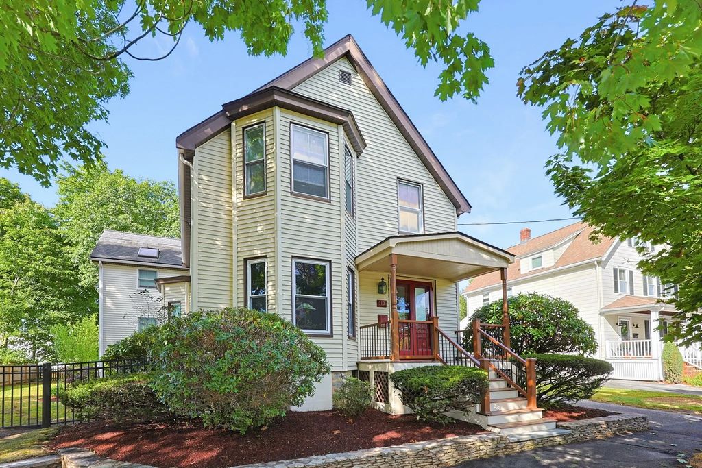 112 Greenwood Ave, Wakefield