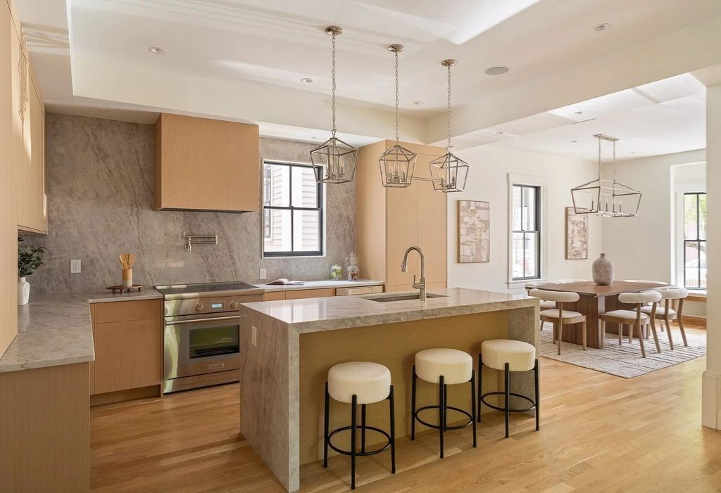 11 Mt. Auburn Street #11, Cambridge