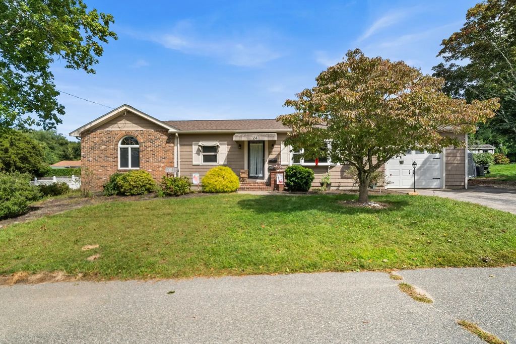 24 Kennedy St, Dartmouth