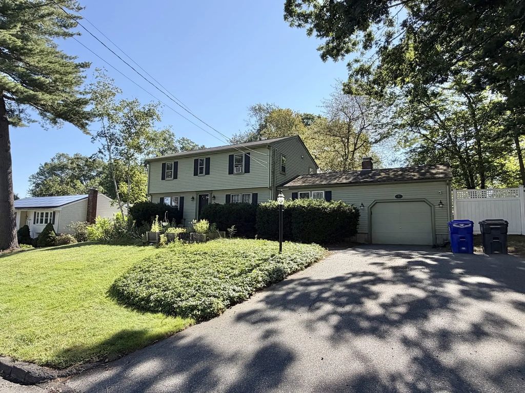 8 Robin Rd, Milford