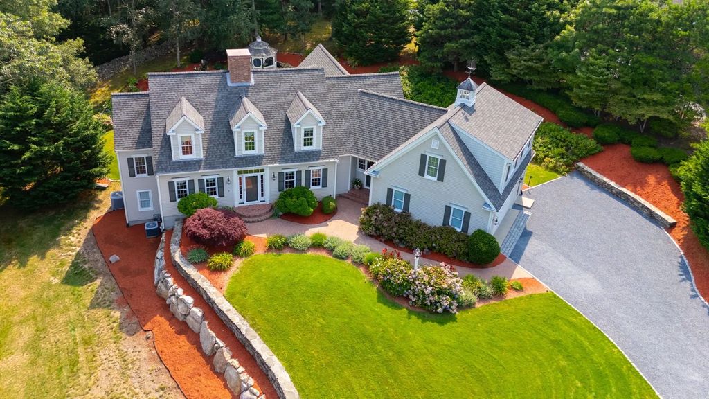 27 Openfield Road, Dennis
