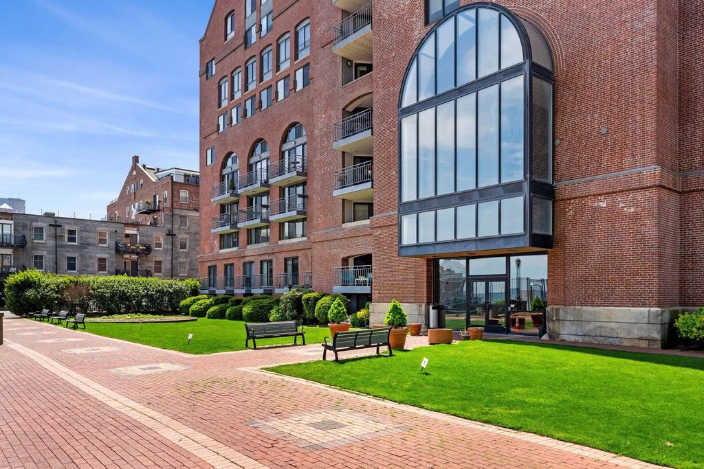357 Commercial St #412, Boston