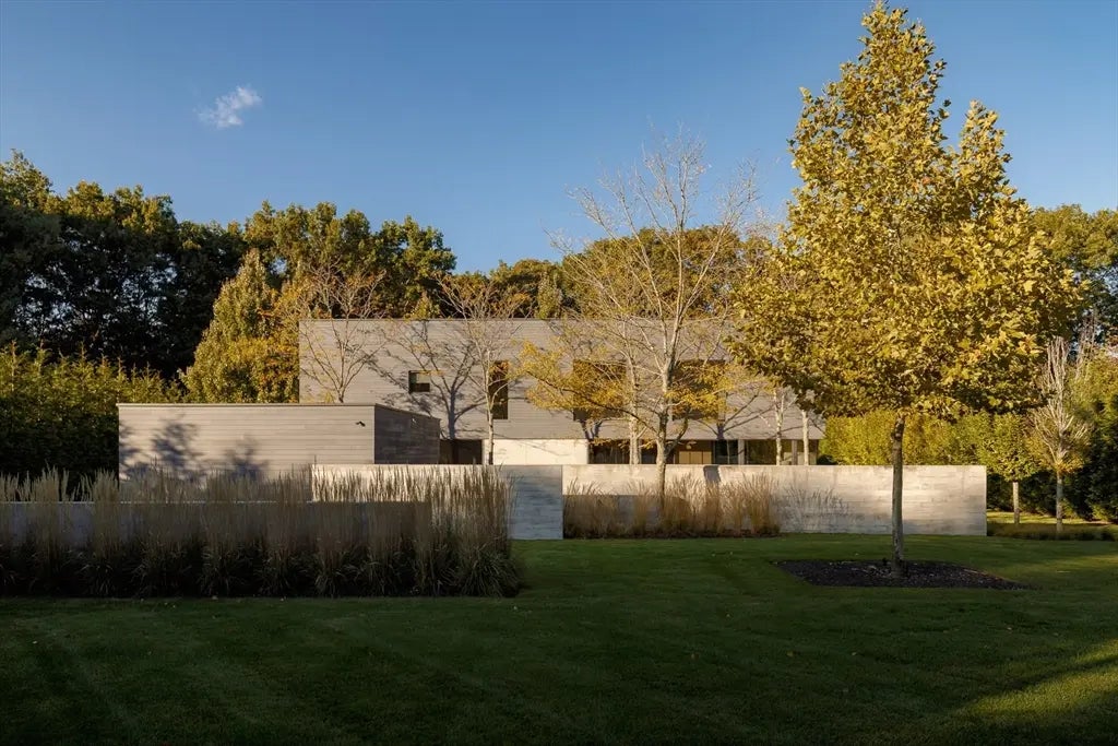 37 Carleton Dr, Needham