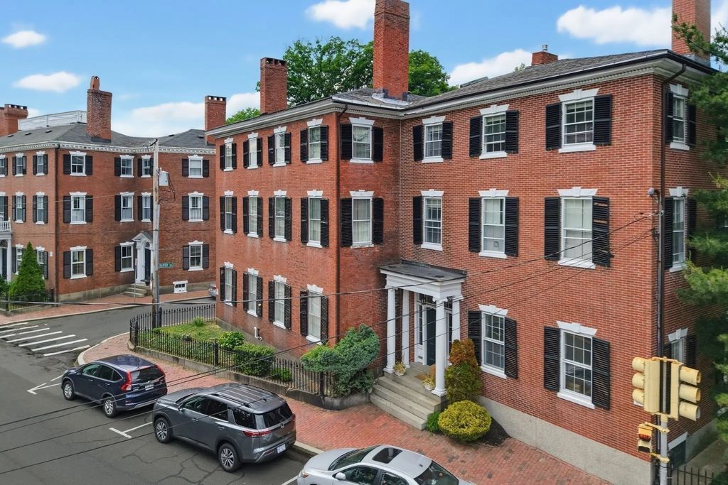 35 Washington Sq #3, Salem