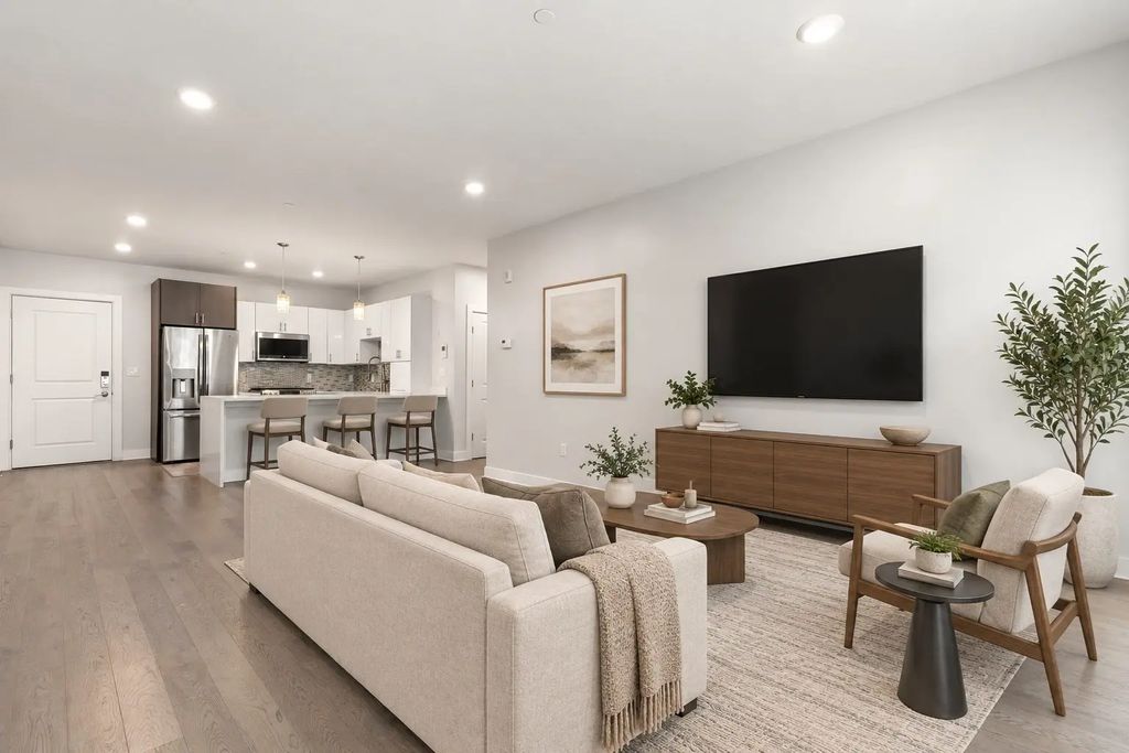 2 Cliveden Street #201e, Quincy