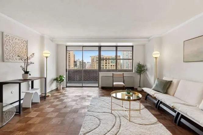 2 Hawthorne Pl #8c, Boston