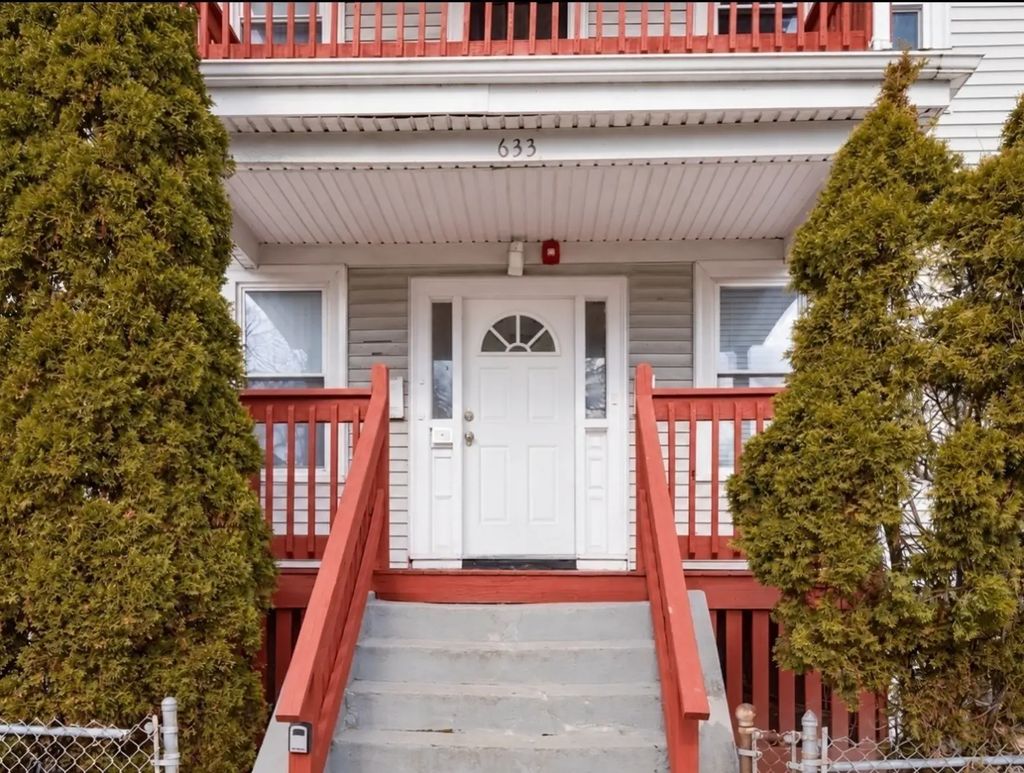 633 River St #3r, Boston